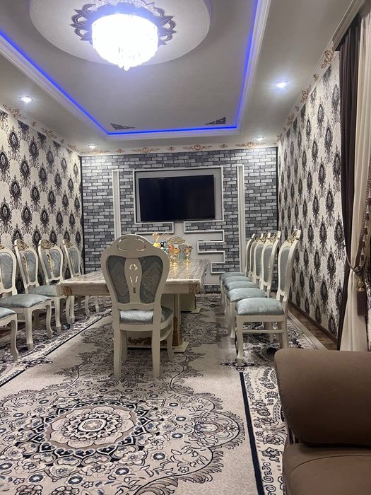 Muborak tumani Quruvchilar MFY da hovli uy sotiladi.