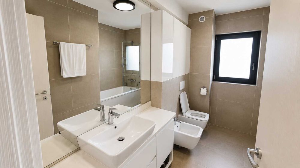 Vand apartament 3 camere