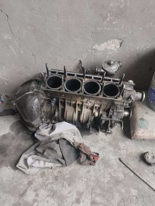 Запчасти по двигателю