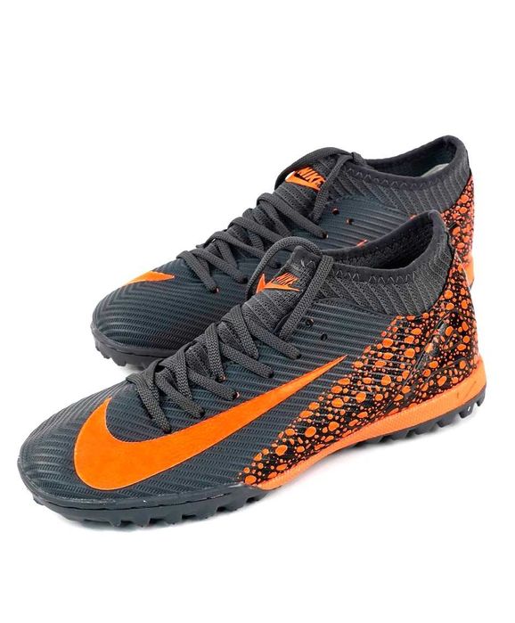 Sarakanoshka Nike New