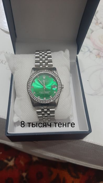 Продам новые часы