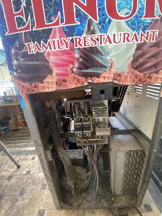Freyzer 3 fazalik sotiladi
