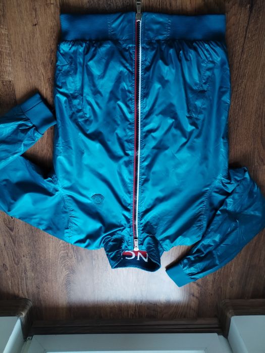 moncler - мъжко яке Л  отлично състояние
