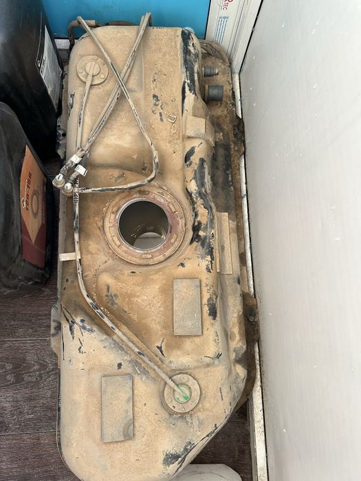 Бензобак R3, под ремонт