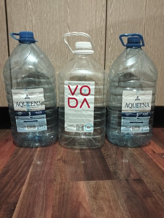 Бутылки пластиковые из под воды