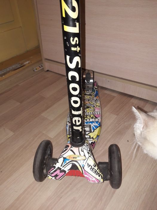 Самокат (для мальчиков и девочек до 8-10 лет)