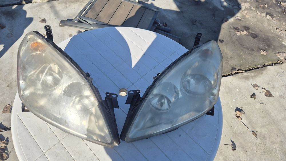 Оригиналено Фарове  за Зафира Б 2005- 2010г