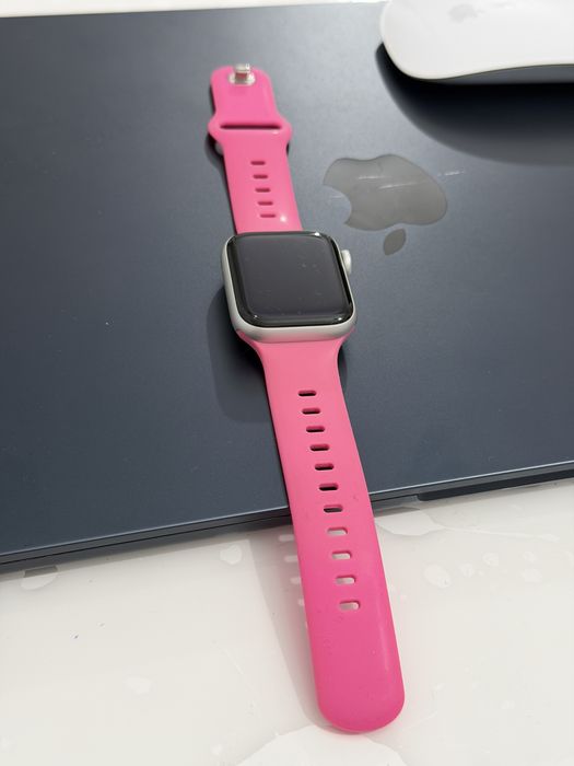 Apple Watch SE GPS + Cellular, 40 mm, Argintiu, Curea Sport Roz