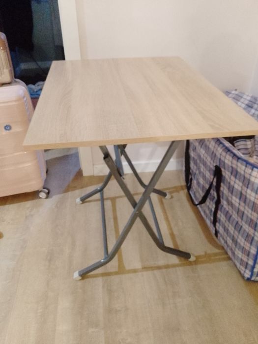 Мебель ,стол деревянный