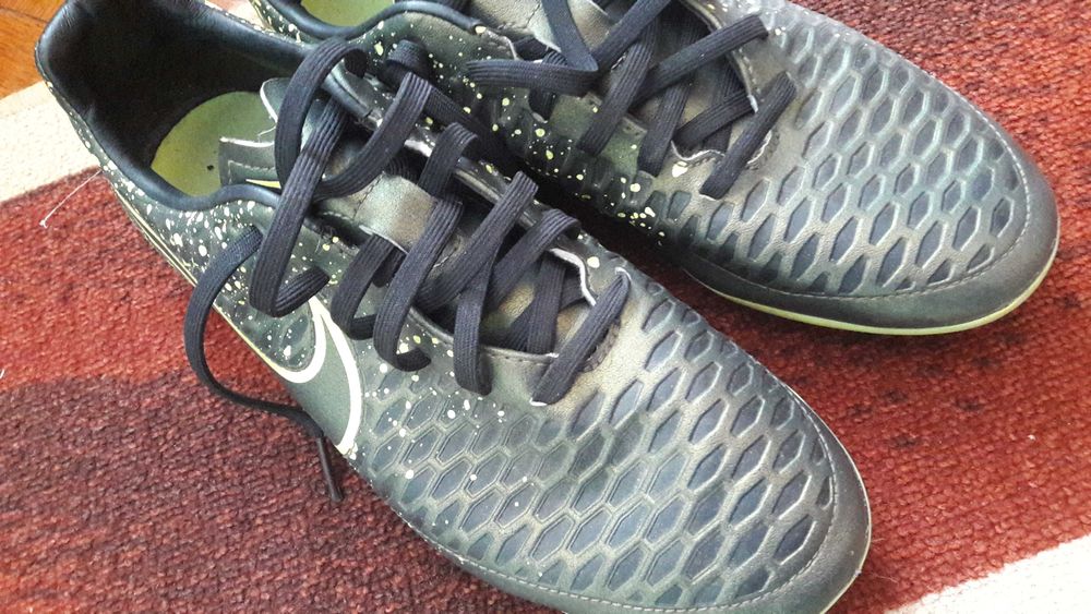 Футболни обувки Найк 40н