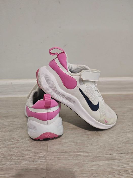 Детски маратонки найк(nike) размер 28.5