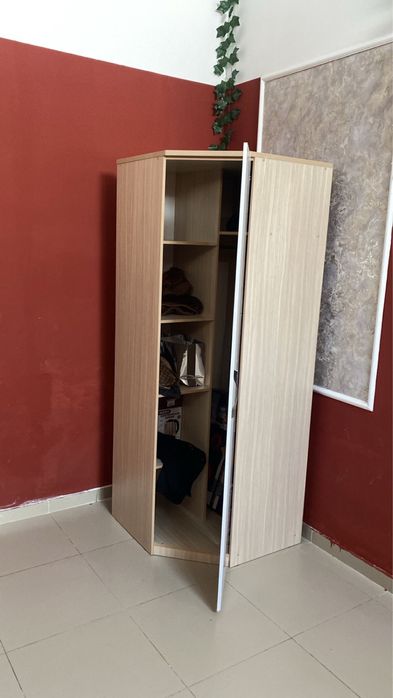 Угловой шифоньер