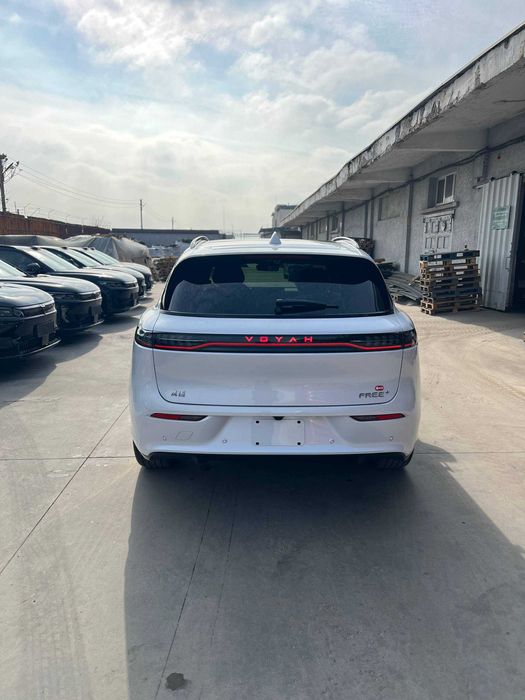 Voyah Free+ 2026 kuzov Oq kuzov Bardoviy salon