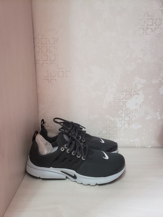 Nike кроссовки Presto,серые,оригинал,женские кроссовки,37.5