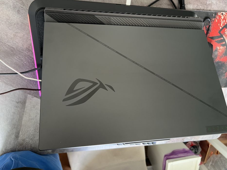Laptop Gaming Asus rog strix G16 / Garantie / rtx 4060 / i9 14900HX