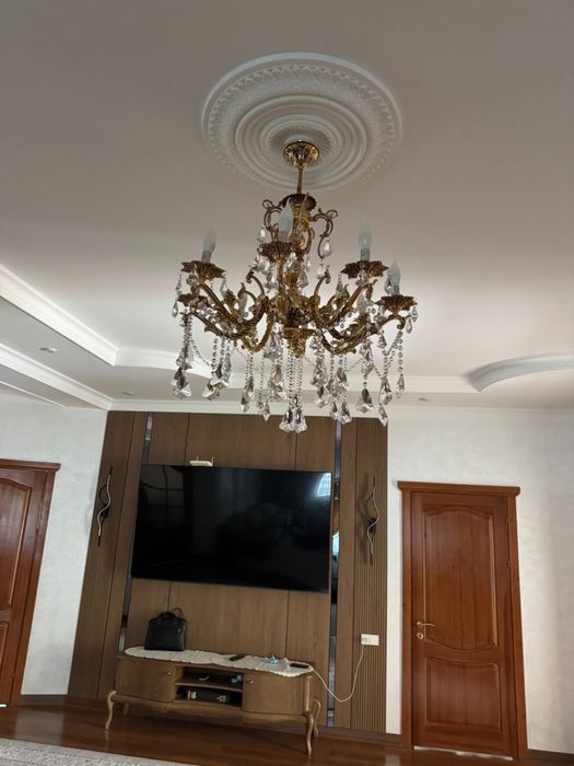 Люстры , 2 шт          .