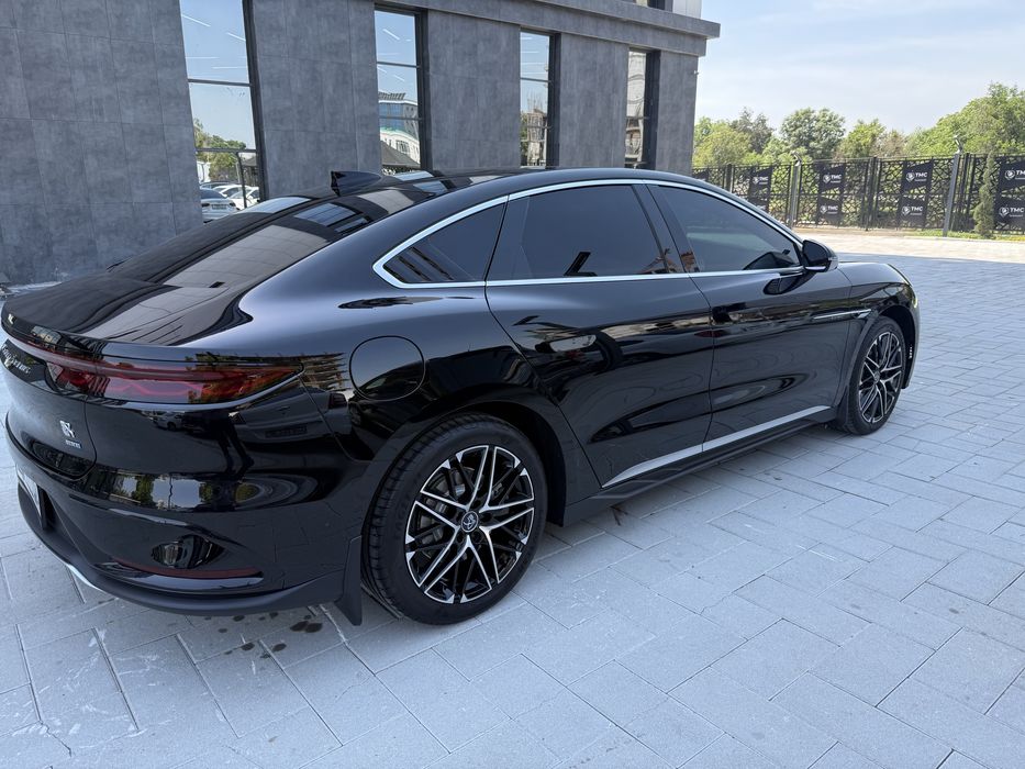 Byd Han Ev 635 km
