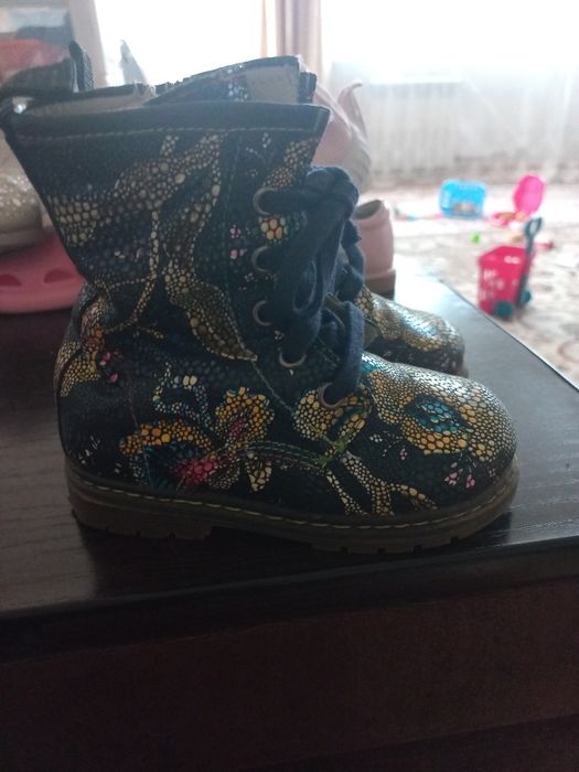 Продам обувь на девочку !