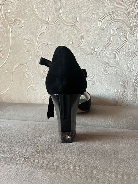 Продам туфли кожаные