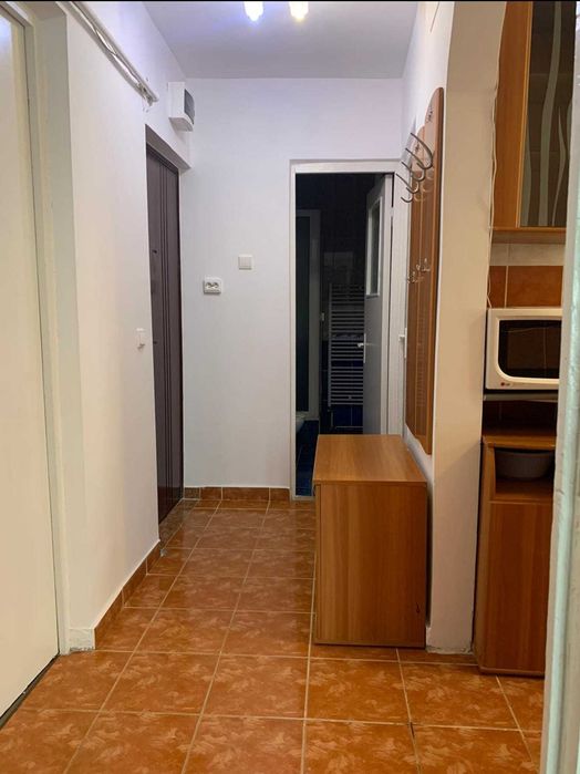 Apartament 3 camere de vânzare, Târgu Jiu, 9 Mai, mobilat, la cheie