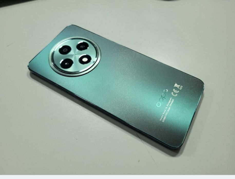 Vand oppo reno 12 f stare buna