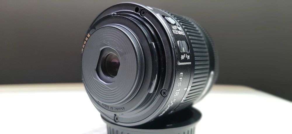 Цифров фотоапарат Canon EOS 650D на 2614 кадъра с Нов обектив Canon EF-S 18-55mm f/4-5.6 IS STM