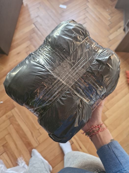 Haine de adulți și de copii la sac