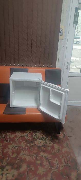 Продам мини холодильник