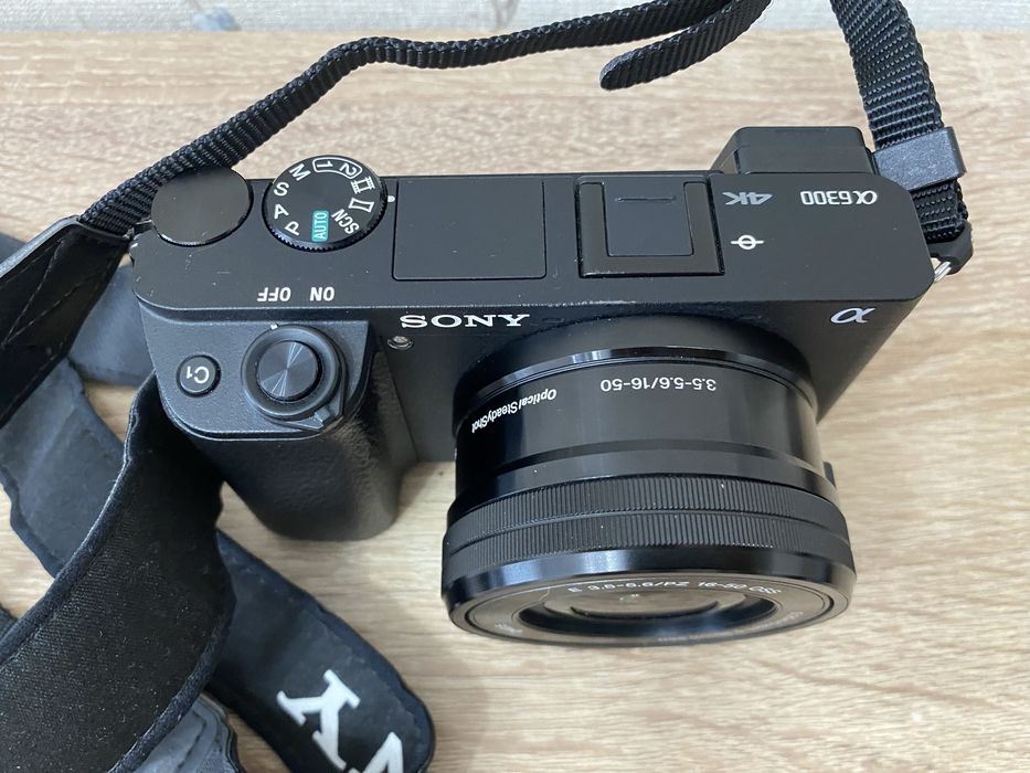 Продам Sony a6300 kit