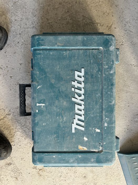 Шуруповерт  макита