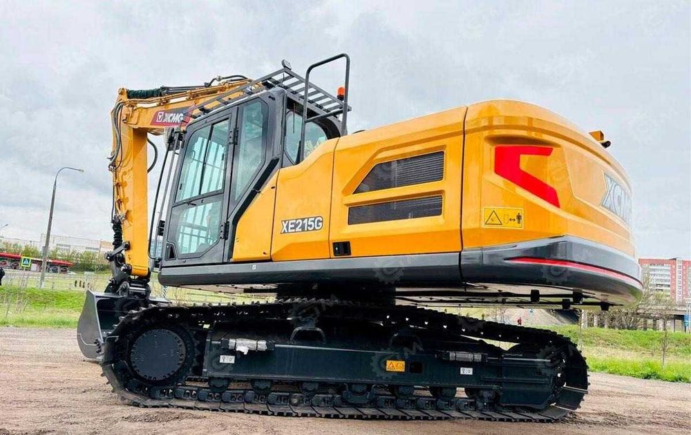 на складе Гусеничный карьерный экскаватор  XE215   1,1