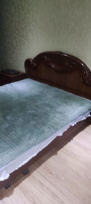 Продам спальный гарнитур