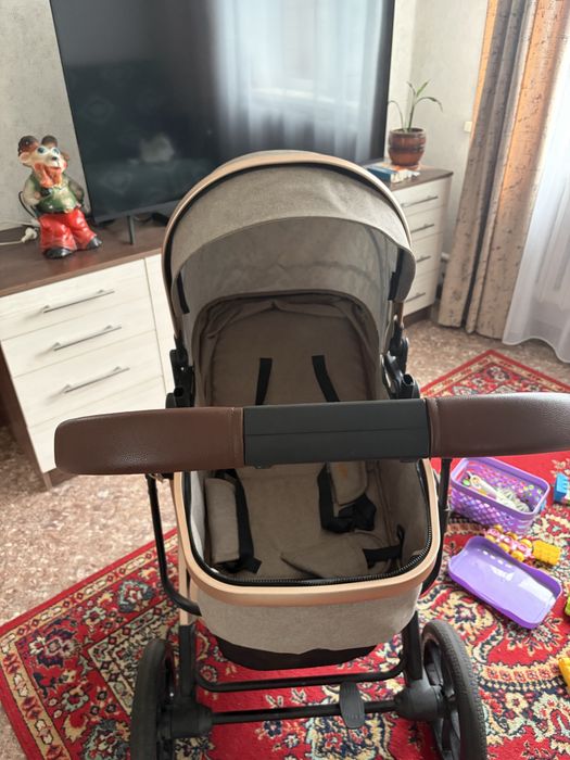 Продам коляску 3 в 1