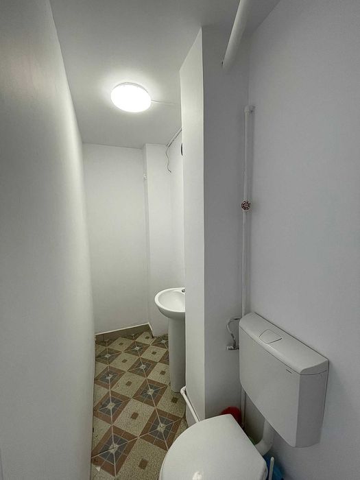 Inchiriez spatiu comercial central