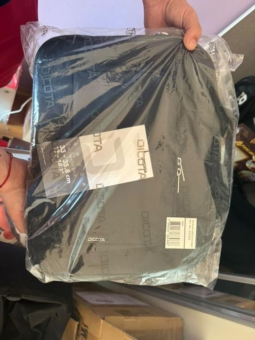 Чисто нови мъжки чанти