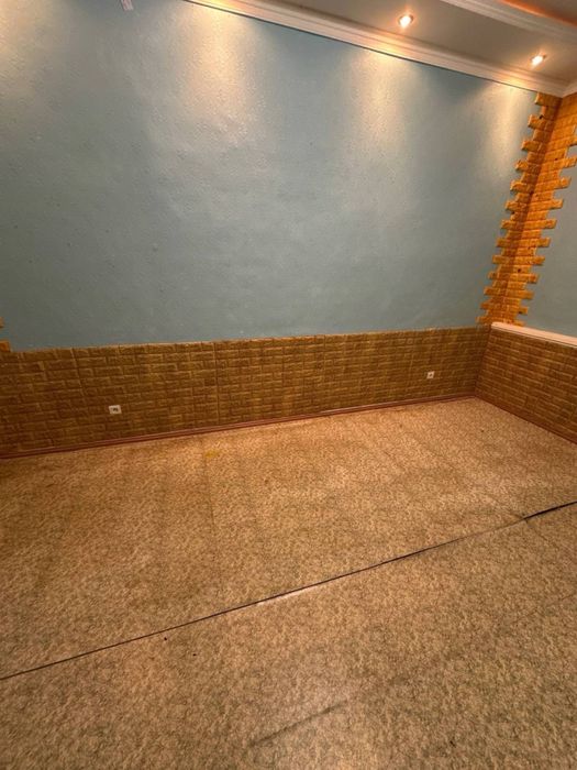 Урда. Улица Навои 3/3/4 высокопотолочка,  набережная Анхора