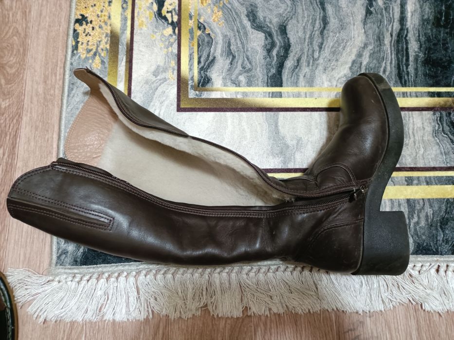 Продам сапожки кожанные