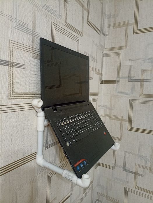 Кронштейн для ноутбука. На стенный