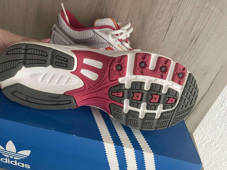 Дамски маратонки New balance 533