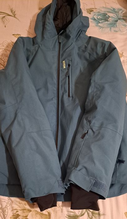 Geacă Dechatlon impermeabilă  11-12 ani