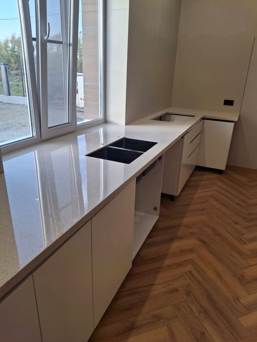 Столешницы,фартуки,острова,поддоконики.