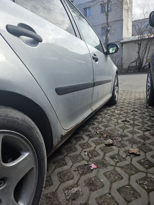 Se vinde GOLF 5 1.9 BLS bluemotion