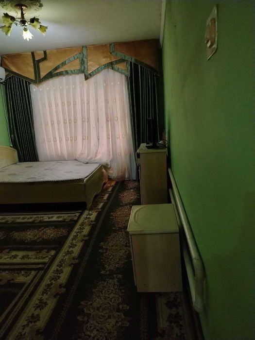 Guliston shaxrida, 4 mikrarayonda, 2 xonali uy ijara