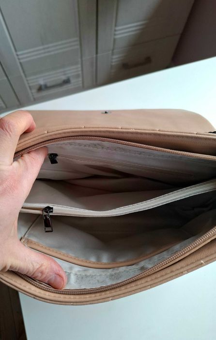 Ефектна дамска чанта в цвят светло кафяво- тъмно бежаво