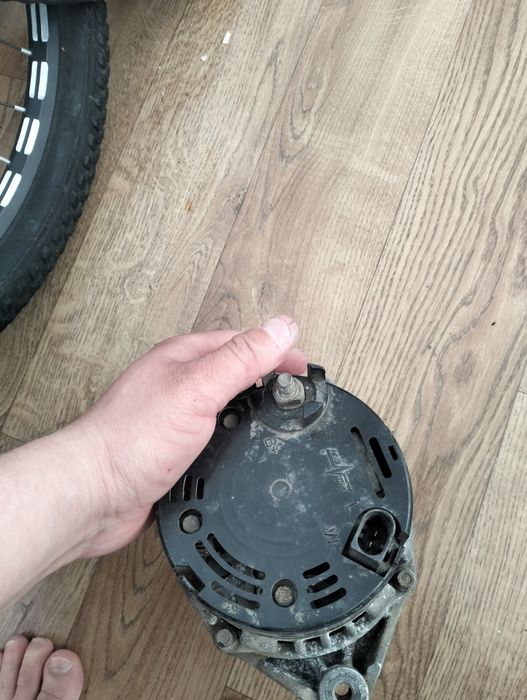 Продам генератор 15000 и уселитель 5000 от приоры