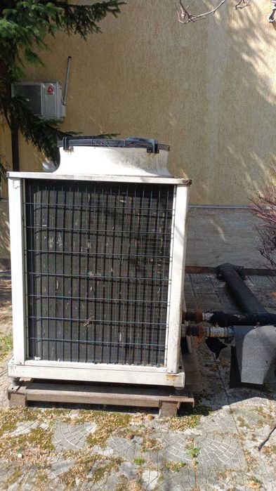 Продавам Чилър ( цял или на части)