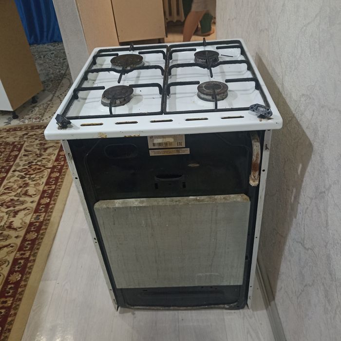 Продам газовую плиту