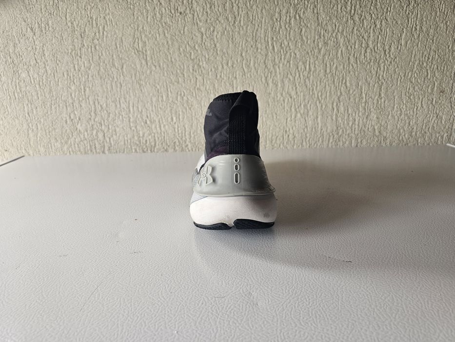 Adidasi under armour