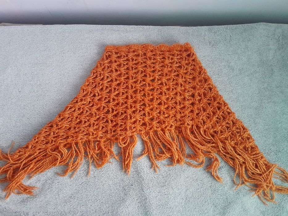 Плетено пончо цвят оранжево