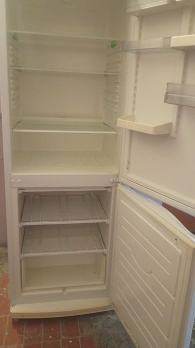 Продам холодильник Атлант